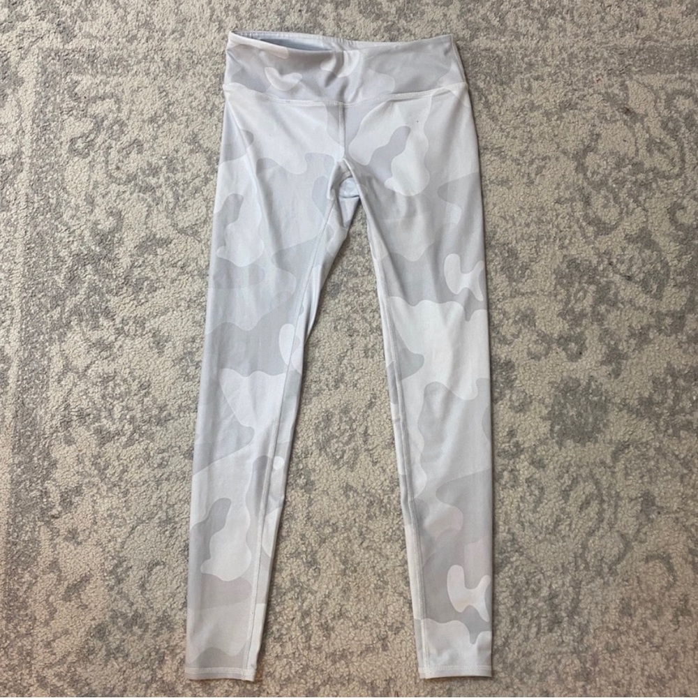 ALO Yoga White Camo Leggings